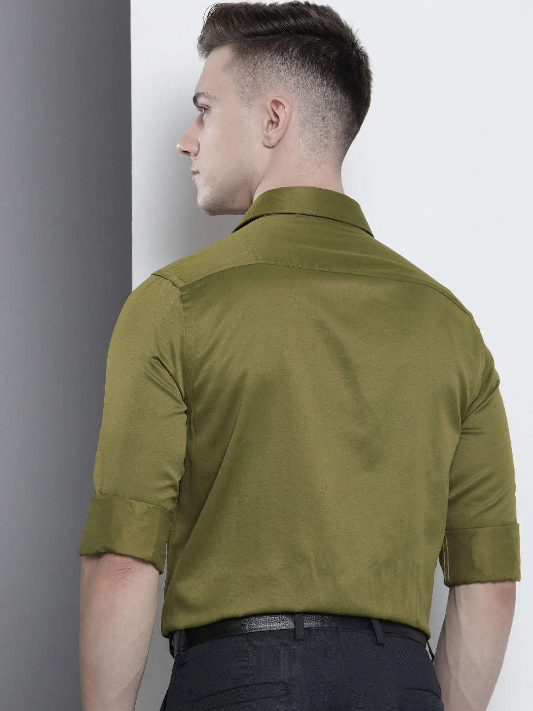 Men's Olive Slim Fit Solid Formal Shirt - Image 5