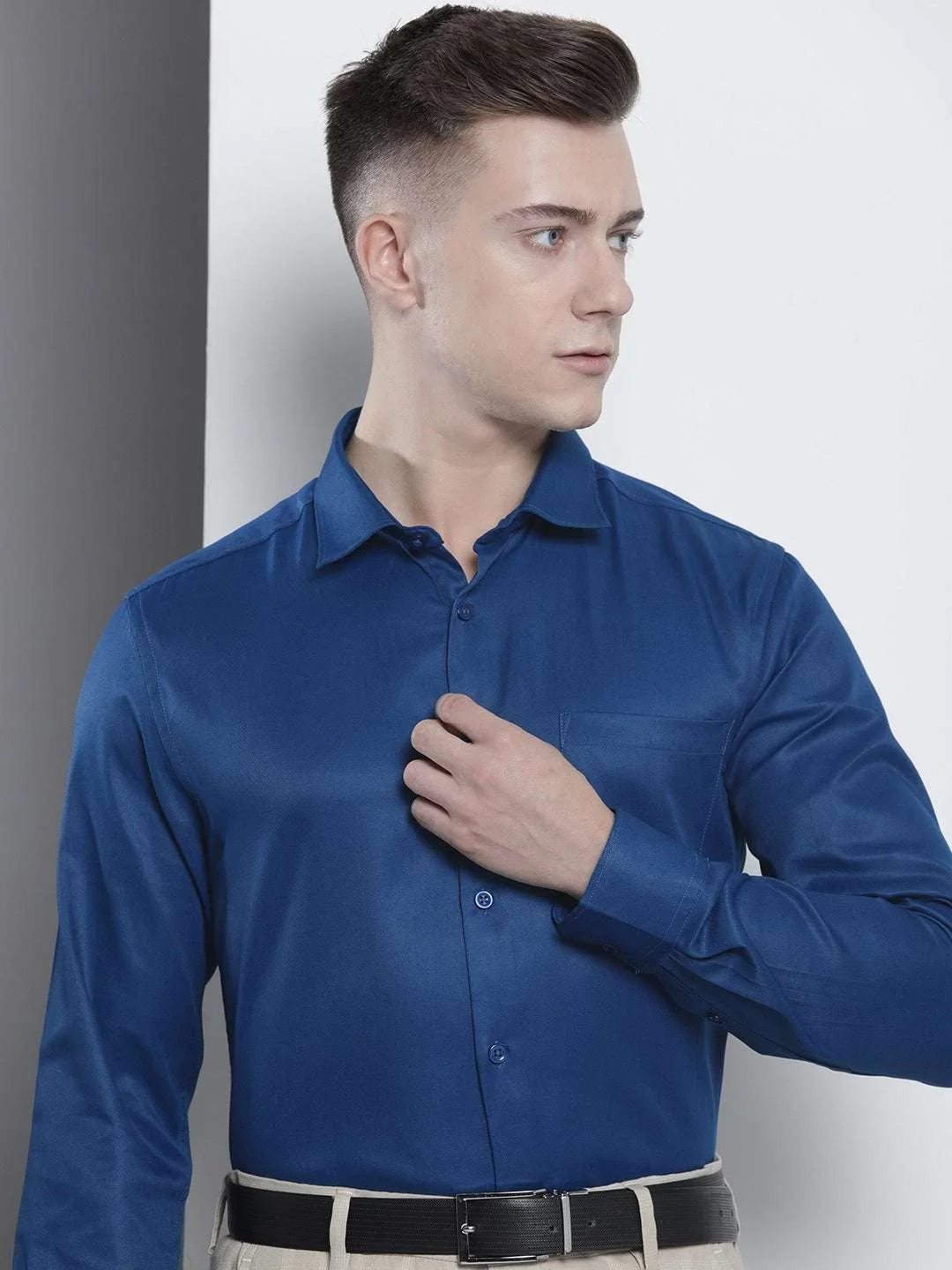 Men's Blue Slim Fit Solid Formal Shirt - Image 2
