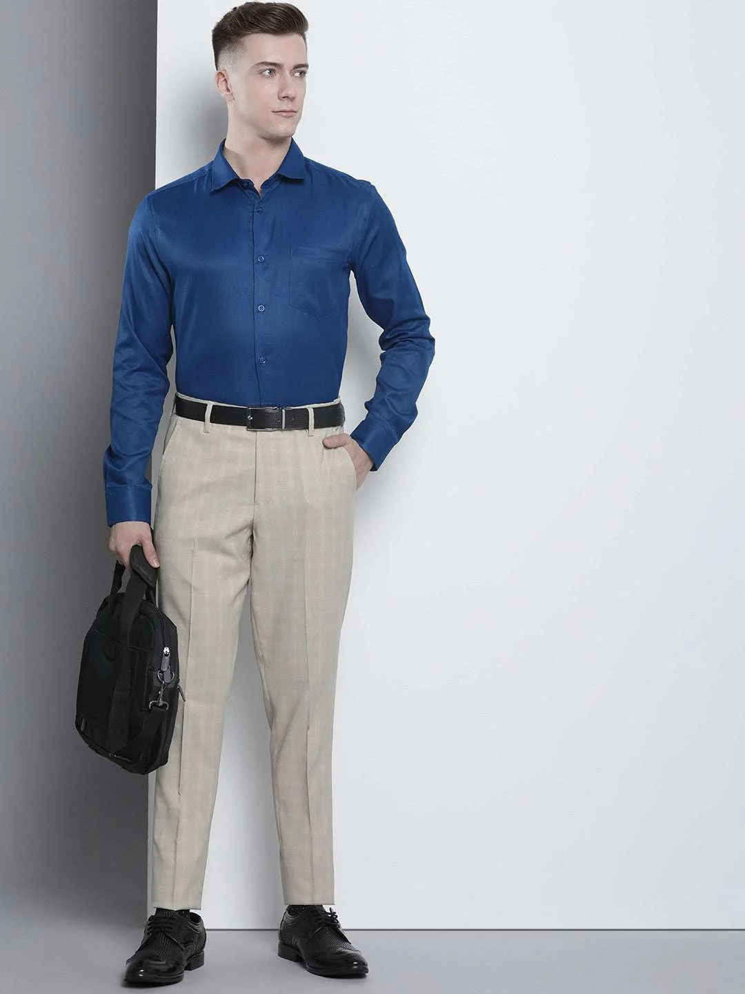 Men's Blue Slim Fit Solid Formal Shirt - Image 7