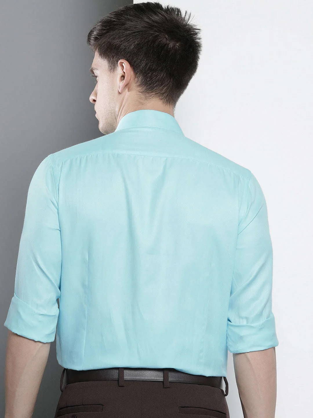 Men's Blue Slim Fit Solid Formal Shirt - Image 5