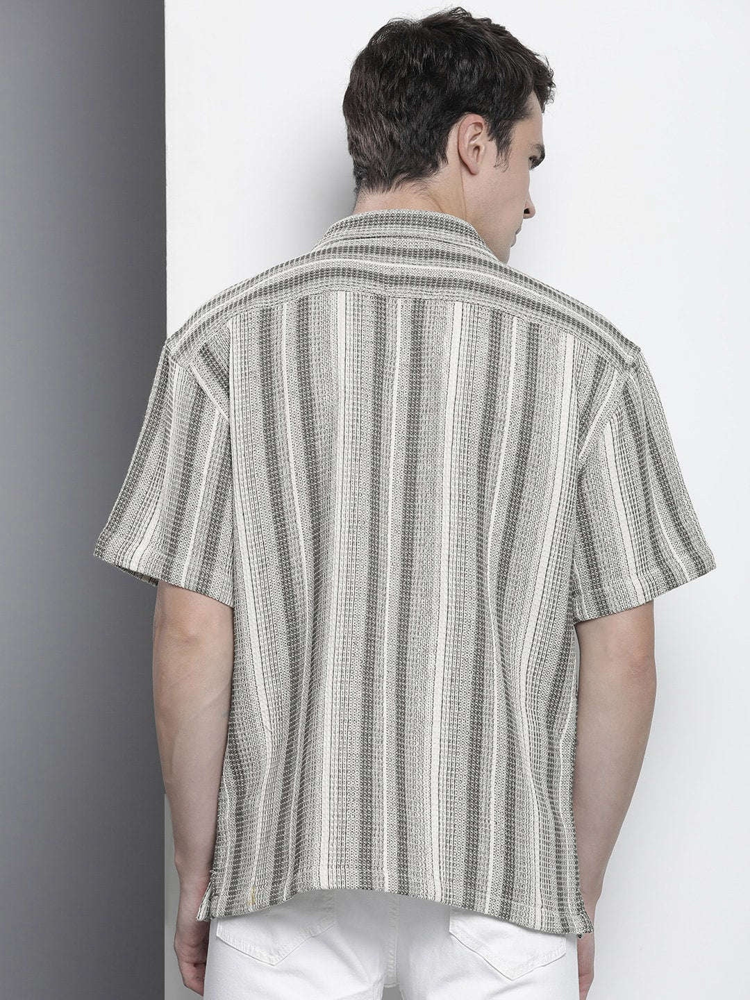 Men's Cream Relaxed Fit Striped Casual Shirt - Image 6