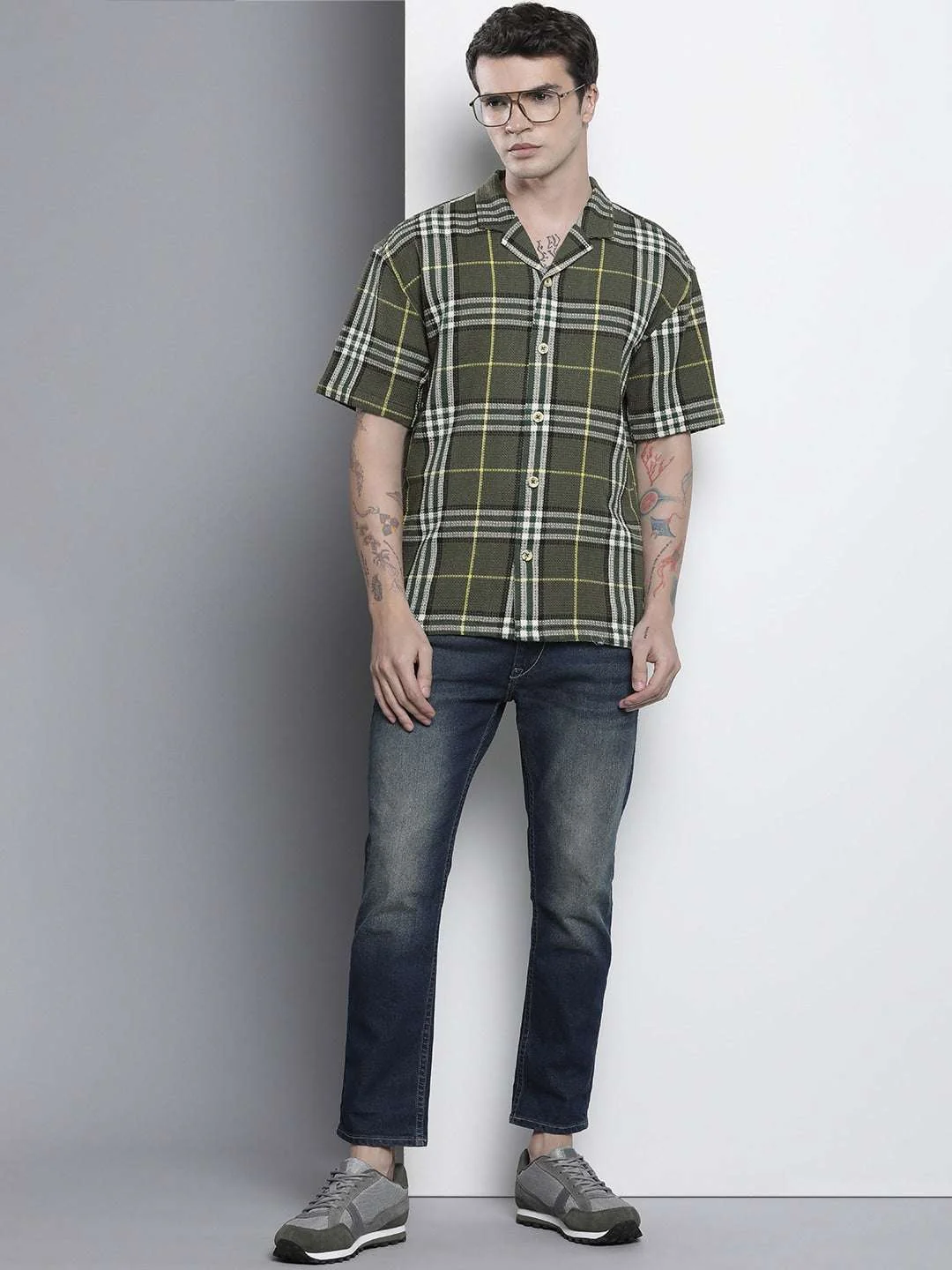 Men's Green Relaxed Fit Checkered Resort Wear Shirt - Image 5