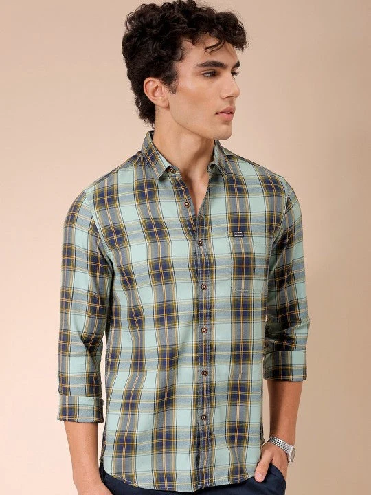 Men's Green Regular Fit Checkered Casual Shirt - Image 3