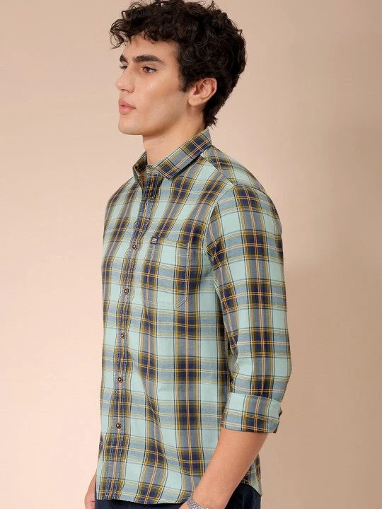 Men's Green Regular Fit Checkered Casual Shirt - Image 4