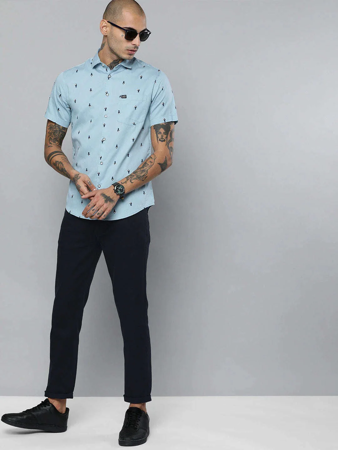 Men's Navy Blue Slim Fit Solid Casual Chinos - Image 6