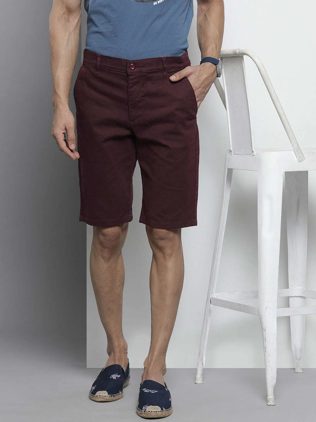 Men's Maroon Slim Fit Solid Casual Shorts - Image 2