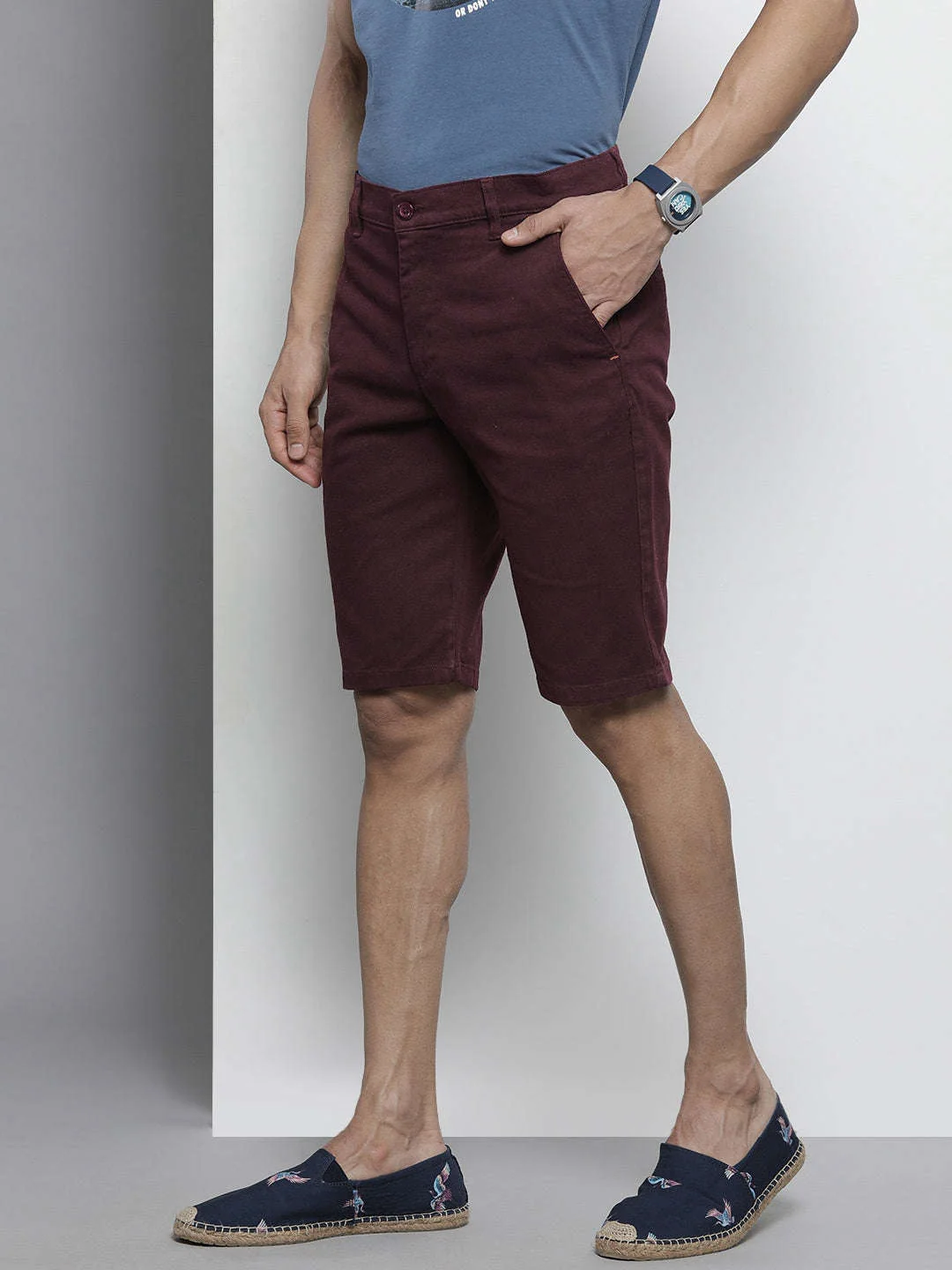 Men's Maroon Slim Fit Solid Casual Shorts - Image 3