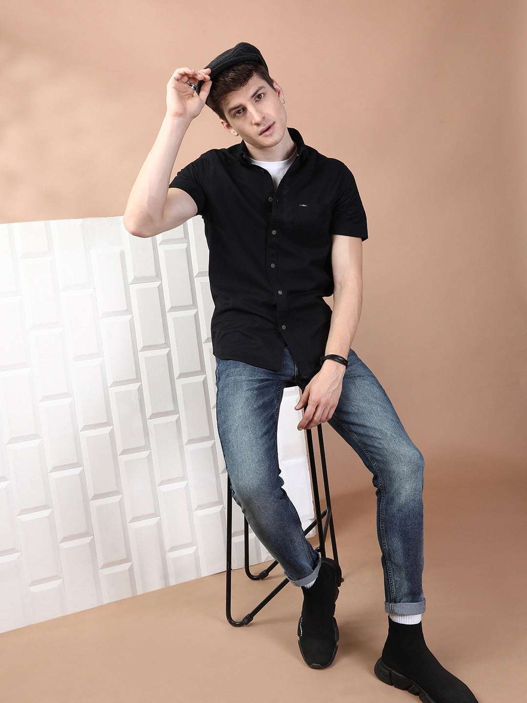 Men's Black Slim Fit Solid Casual Shirt - Image 5