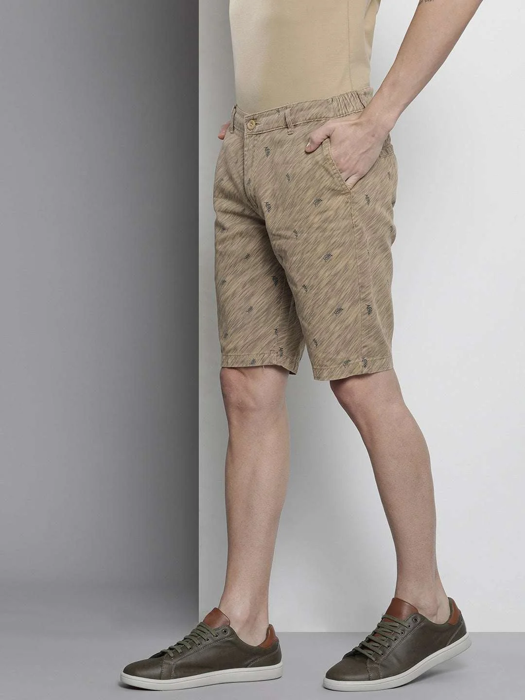 Men's Khaki Slim Fit Printed Casual Shorts - Image 3