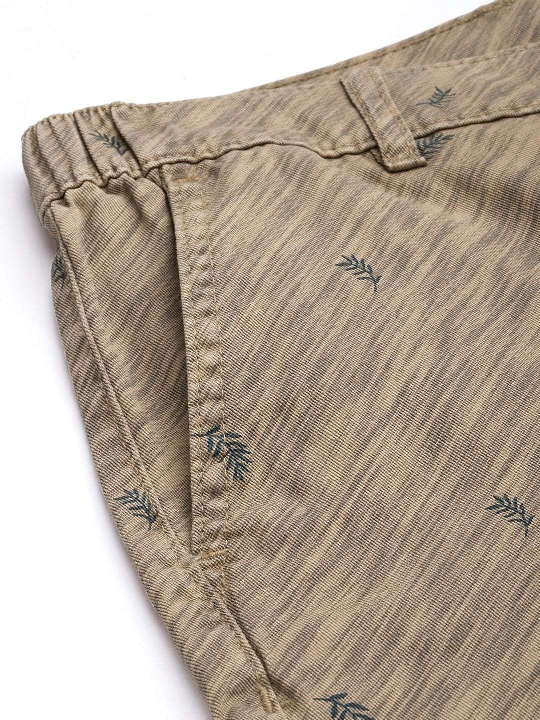 Men's Khaki Slim Fit Printed Casual Shorts - Image 7