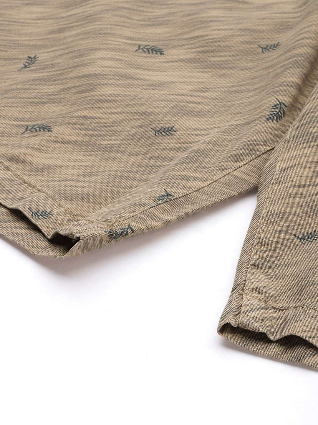 Men's Khaki Slim Fit Printed Casual Shorts - Image 8