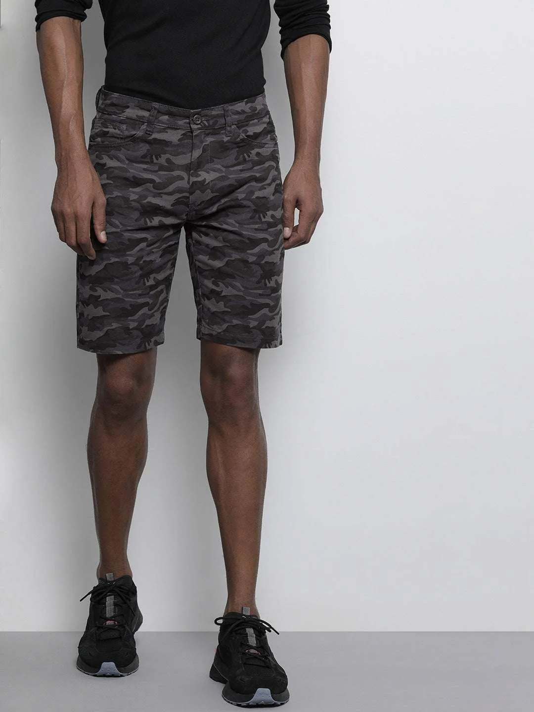 Men's Grey Slim Fit Solid Casual Shorts - Image 2