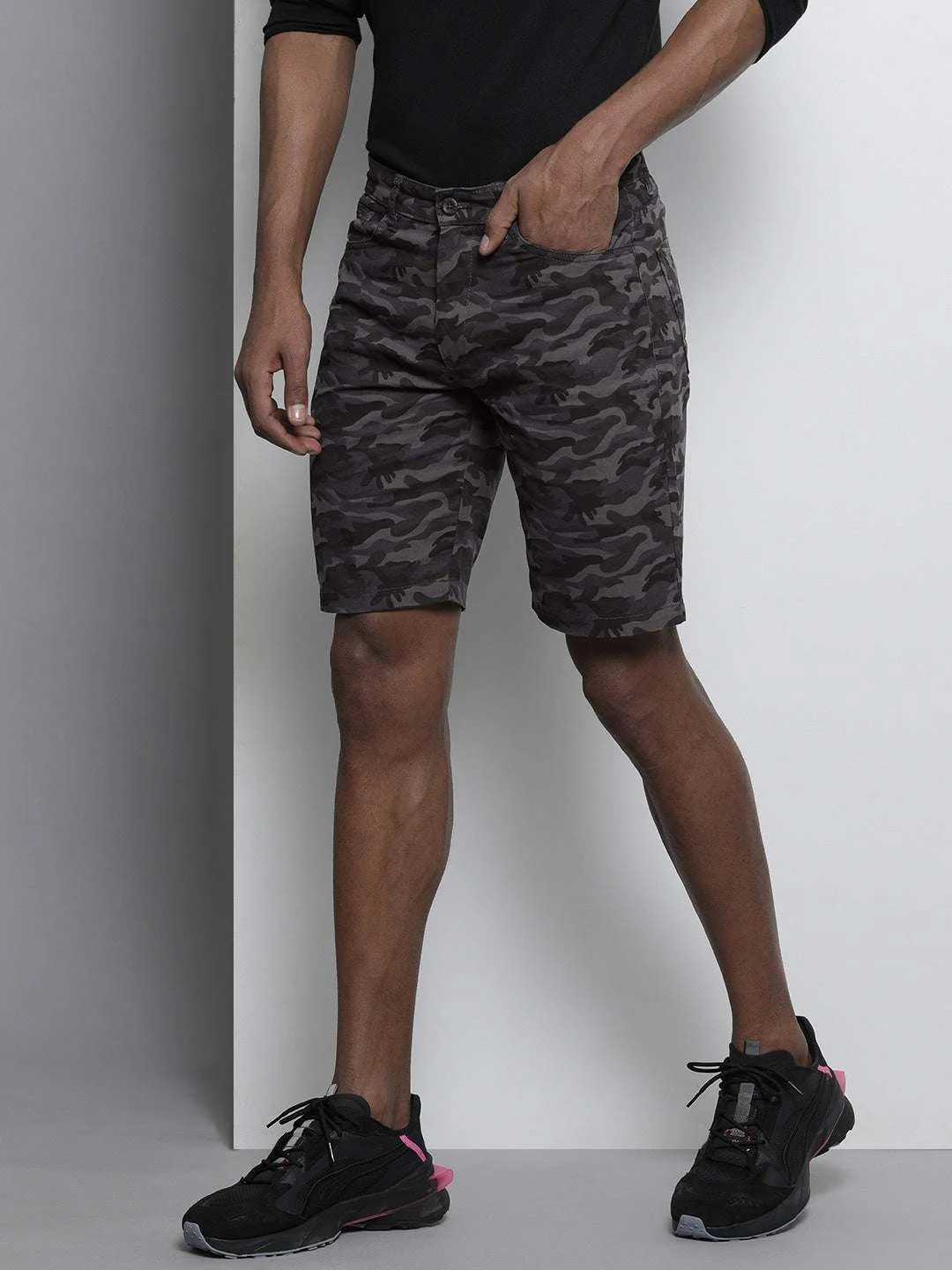 Men's Grey Slim Fit Solid Casual Shorts - Image 3