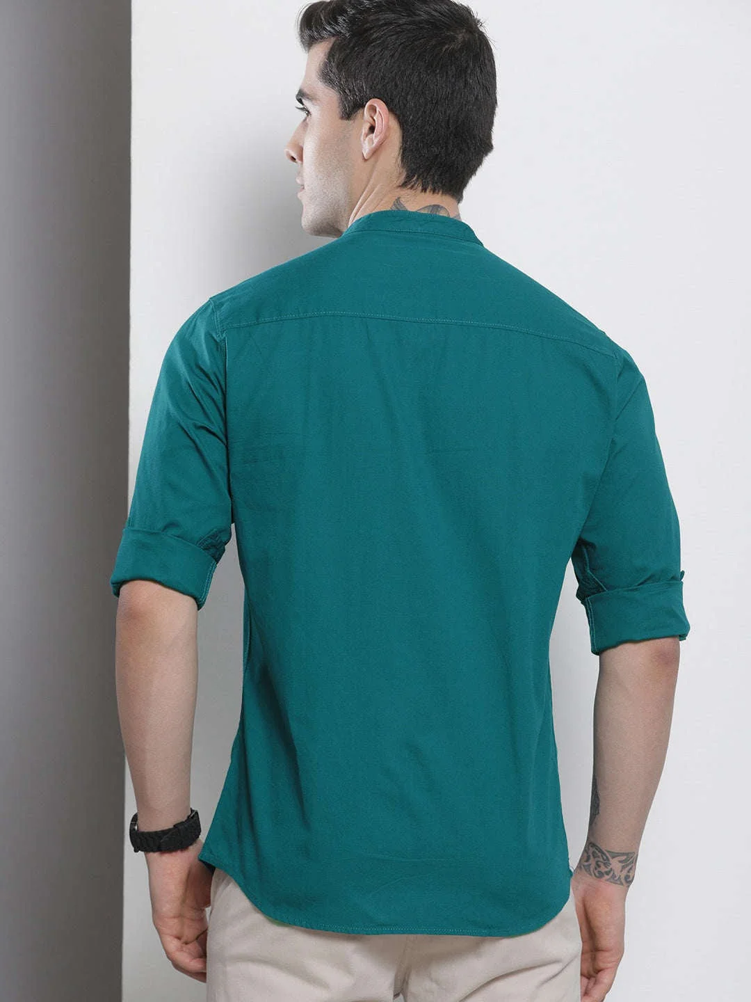 Men's Green Regular Fit Solid Casual Shirt - Image 4
