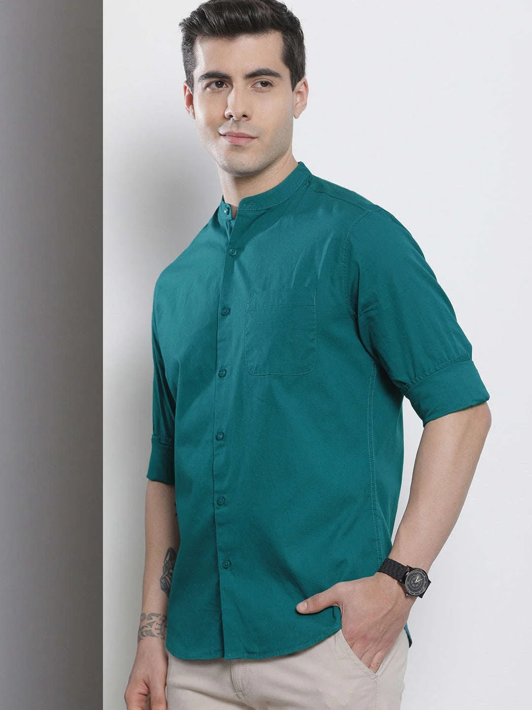 Men's Green Regular Fit Solid Casual Shirt - Image 5