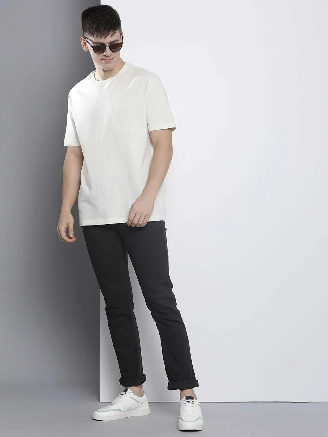 Men's Black Slim Straight Fit Solid Casual Jeans - Image 6