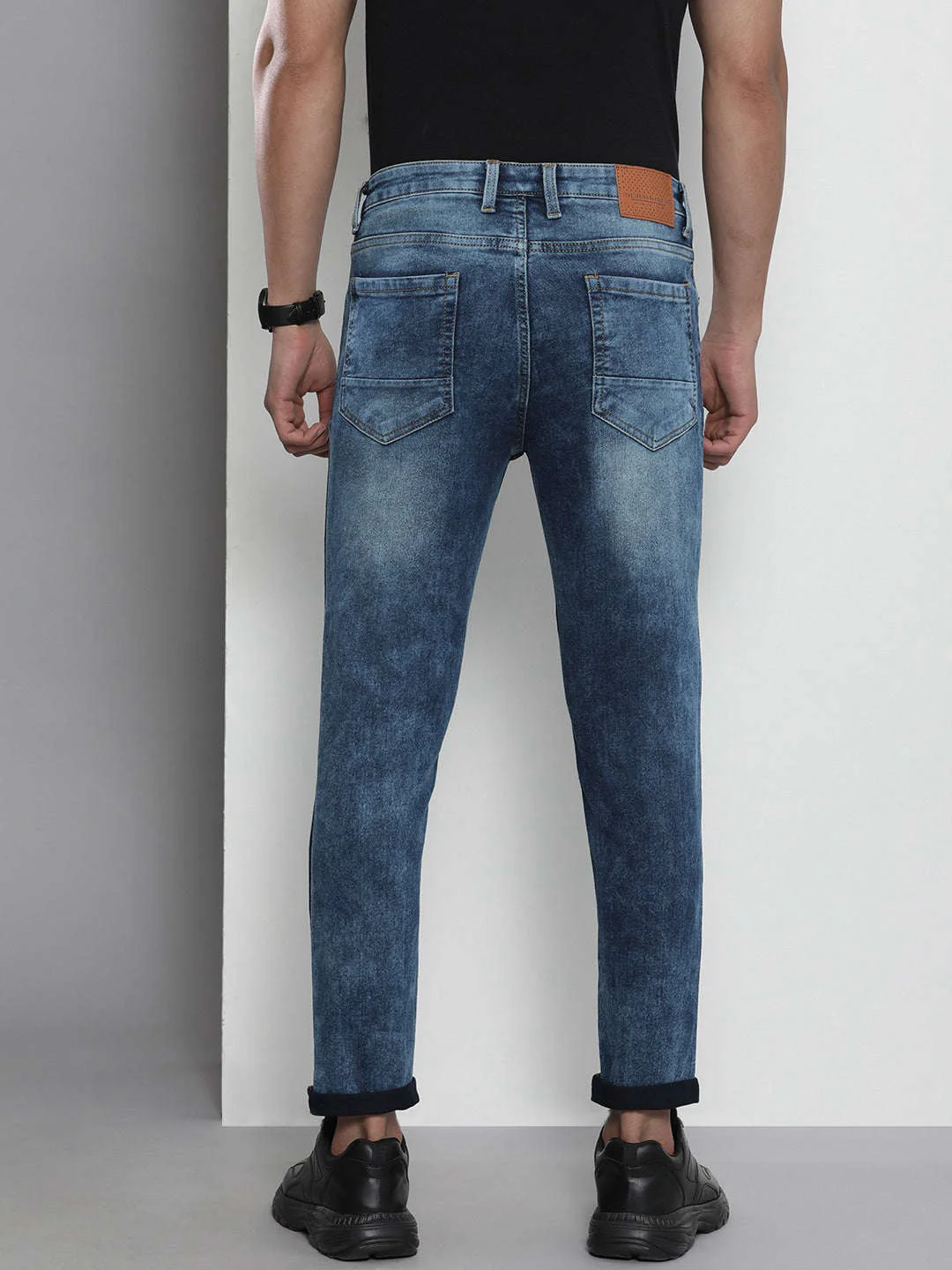 Men's Blue Carrot Fit Solid Mid-Rise Stretchable Jeans - Image 3