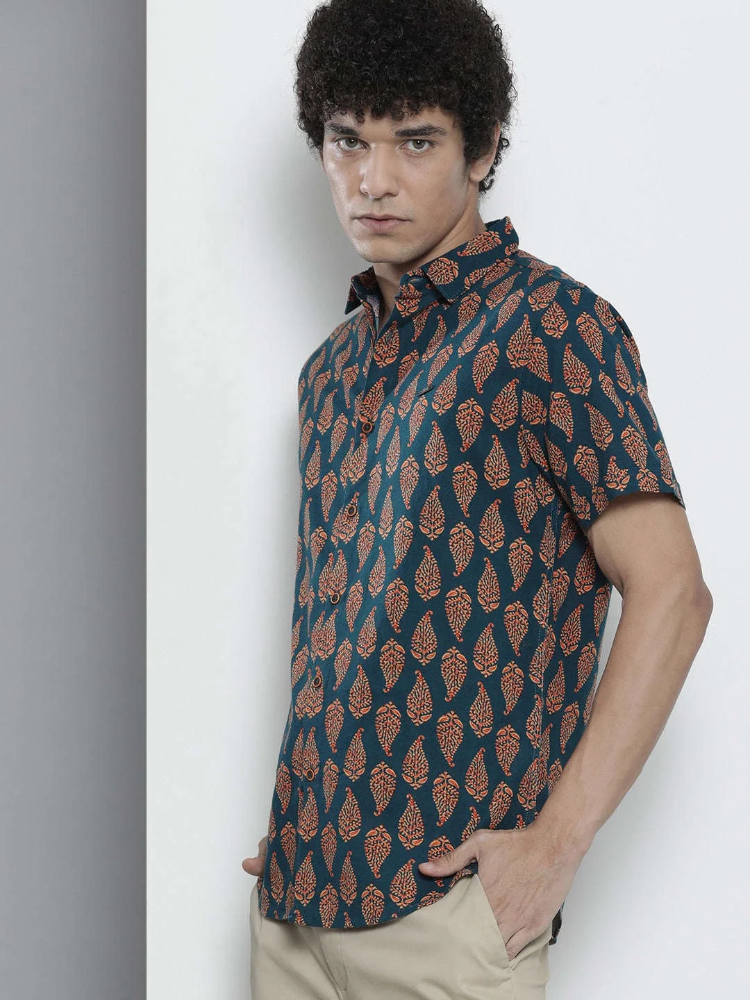 Men's Navy Blue Regular Fit Printed Casual Shirt - Image 4