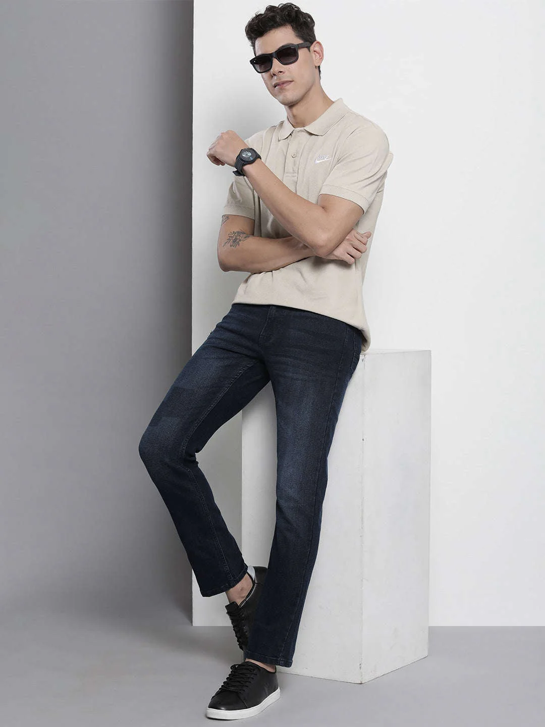 Men's Blue Slim Straight Fit Solid Mid-Rise Stretchable Jeans - Image 5