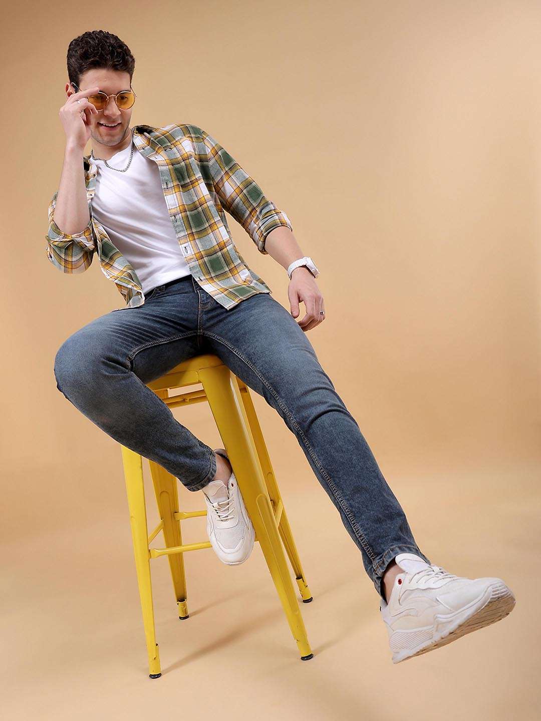 Men's Navy Slim Fit Solid Mid-Rise Stretchable Jeans - Image 2