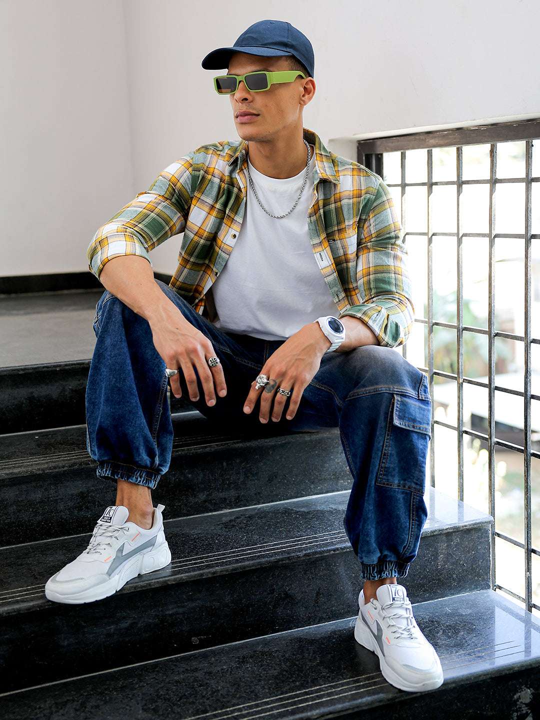 Men's Midnight Blue Loose Fit Solid Street Wear Jeans - Image 2