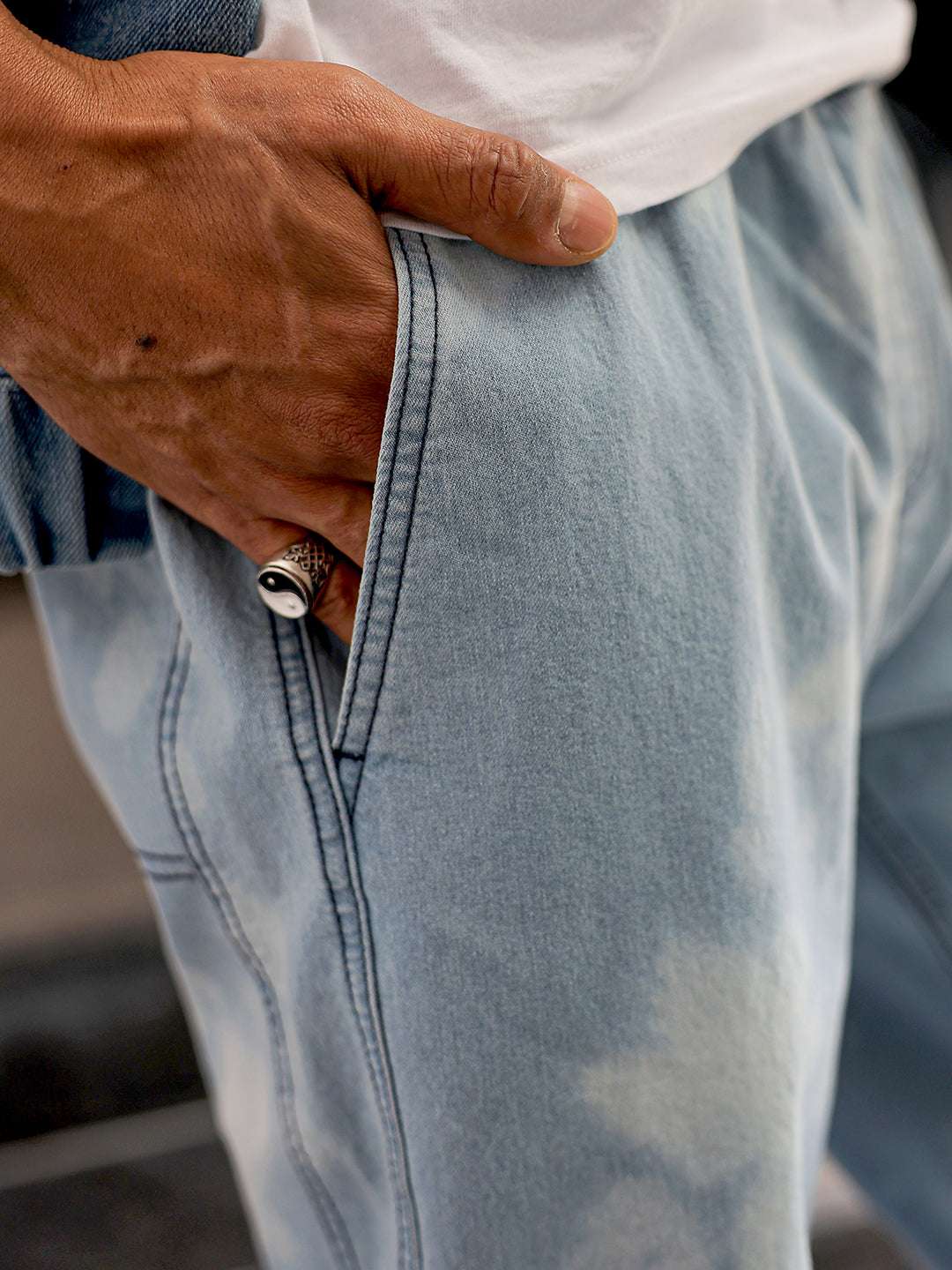 Men's Light Blue Loose Fit Solid Street Wear Jeans - Image 8