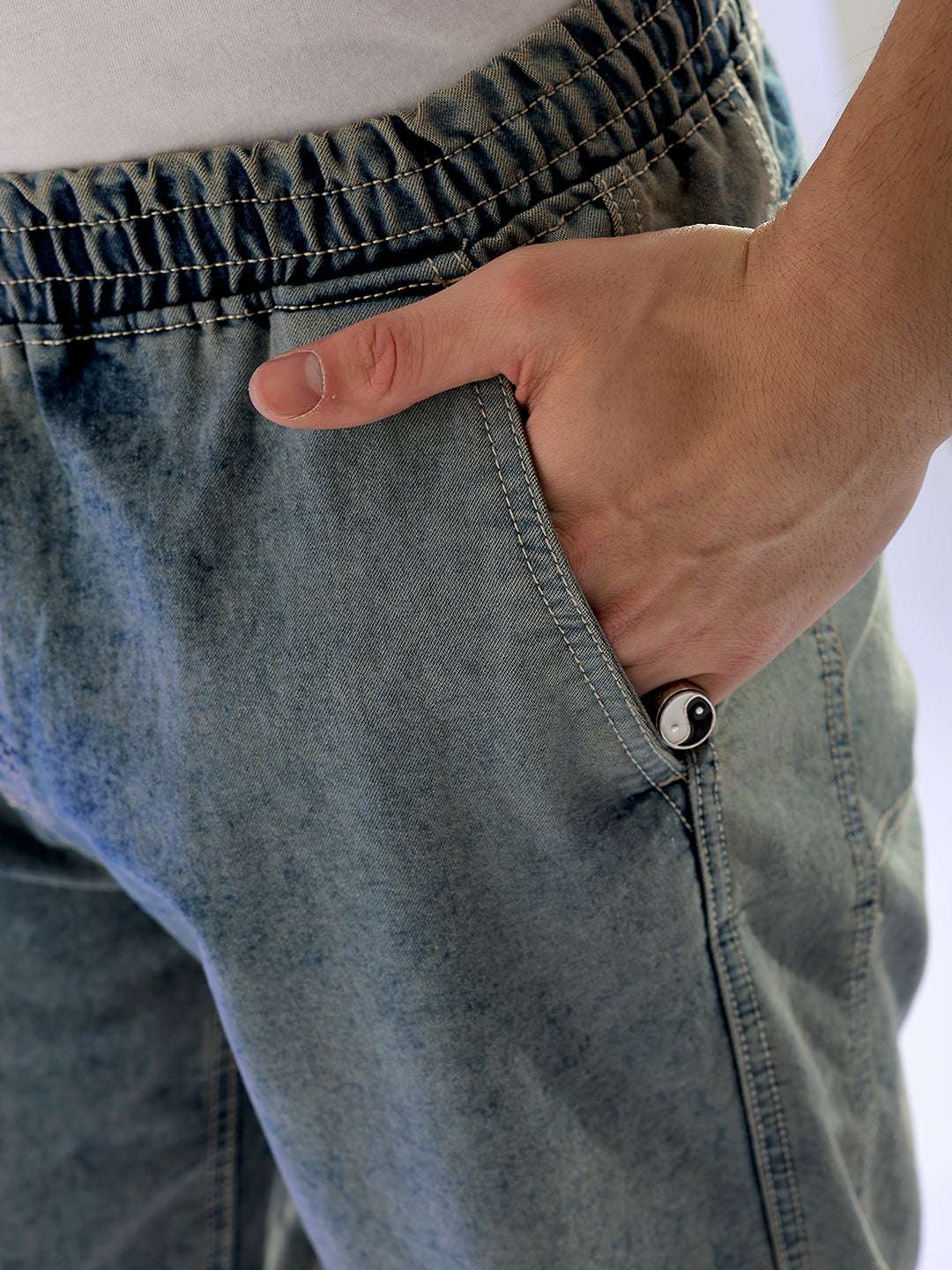 Men's Light Khaki Loose Fit Solid Street Wear Jeans - Image 6