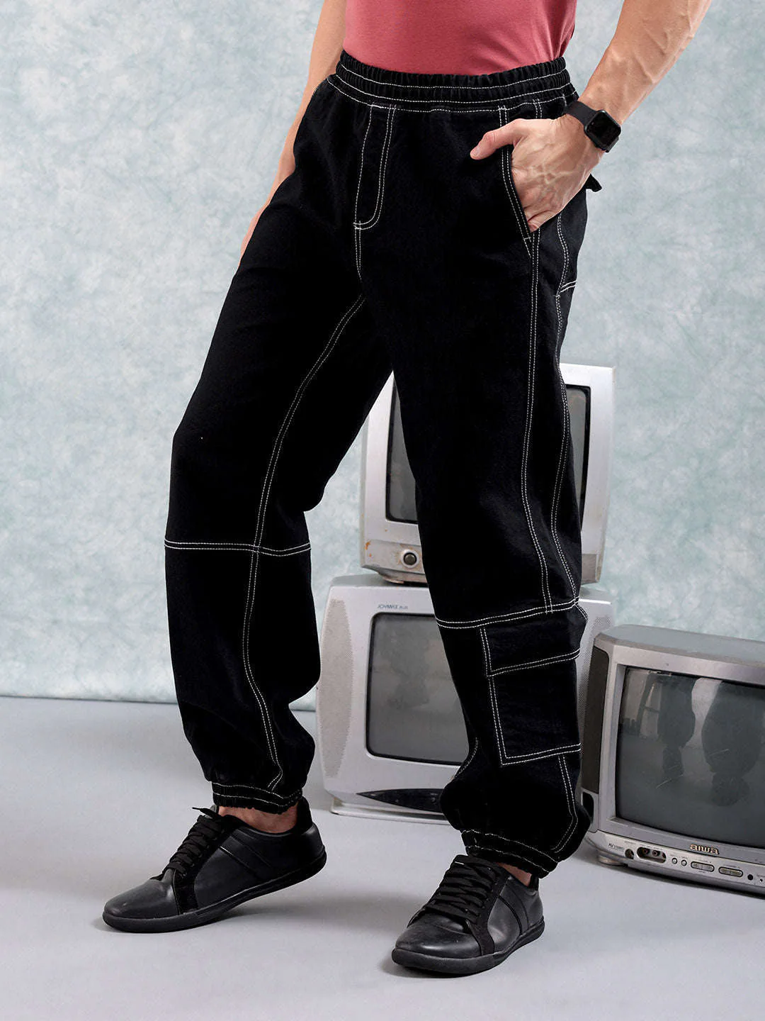Men's Black Loose Fit Solid Street Wear Jeans - Image 4