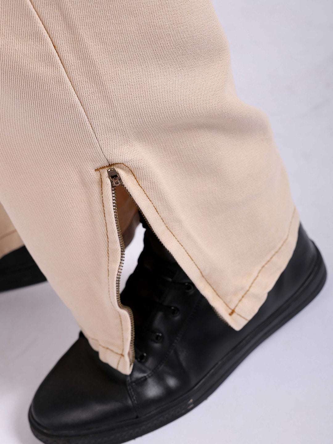 Men's White Baggy Solid Mid-Rise Stretchable Jeans - Image 6