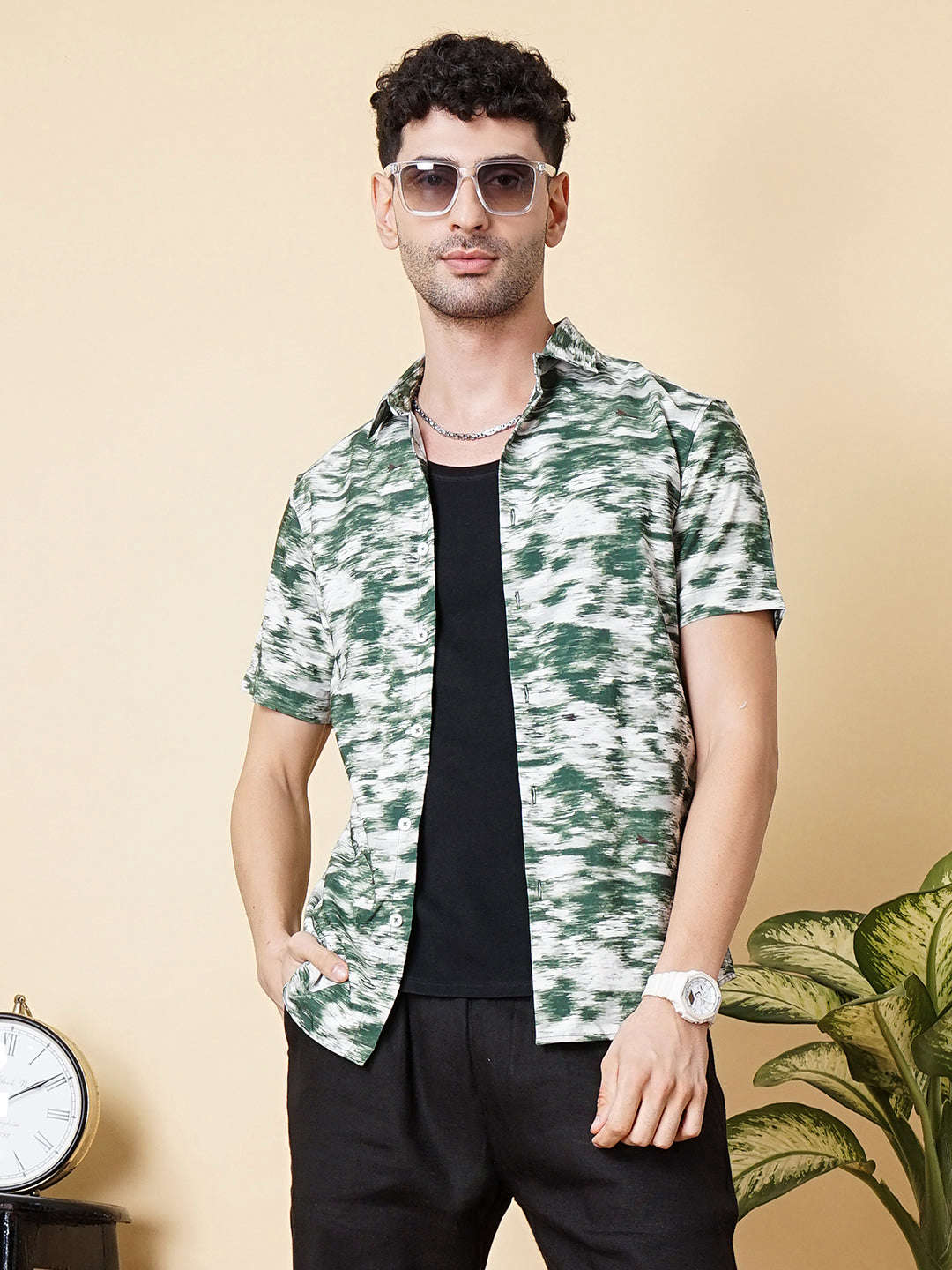 Men's Green Regular Fit Printed Street Wear Shirt - Image 2