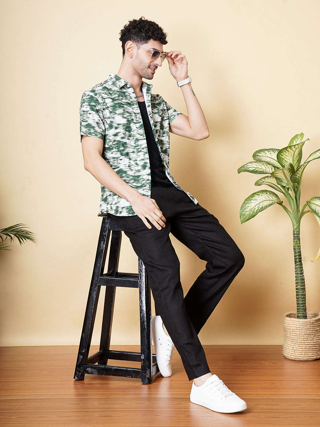 Men's Green Regular Fit Printed Street Wear Shirt - Image 3