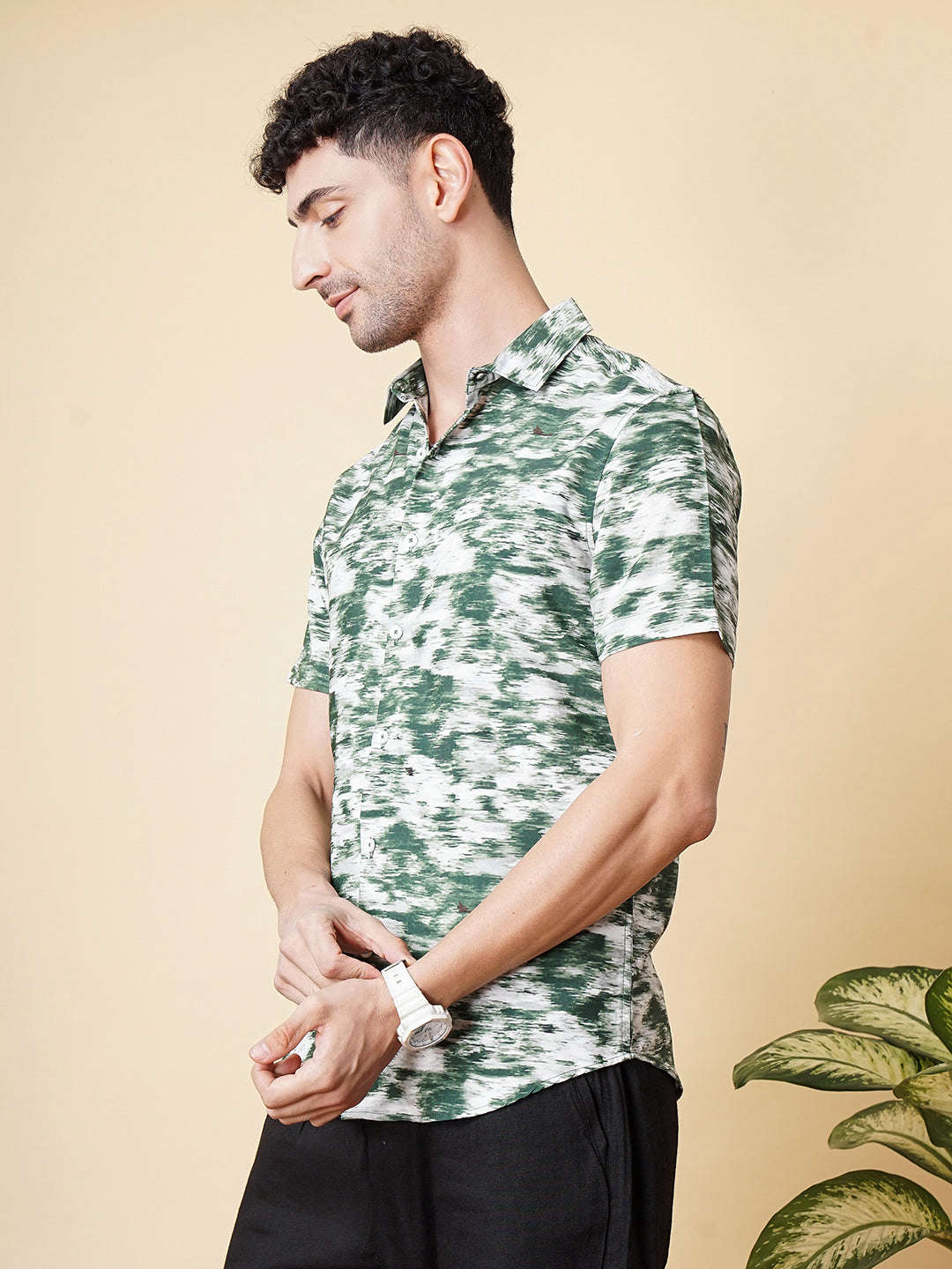 Men's Green Regular Fit Printed Street Wear Shirt - Image 4