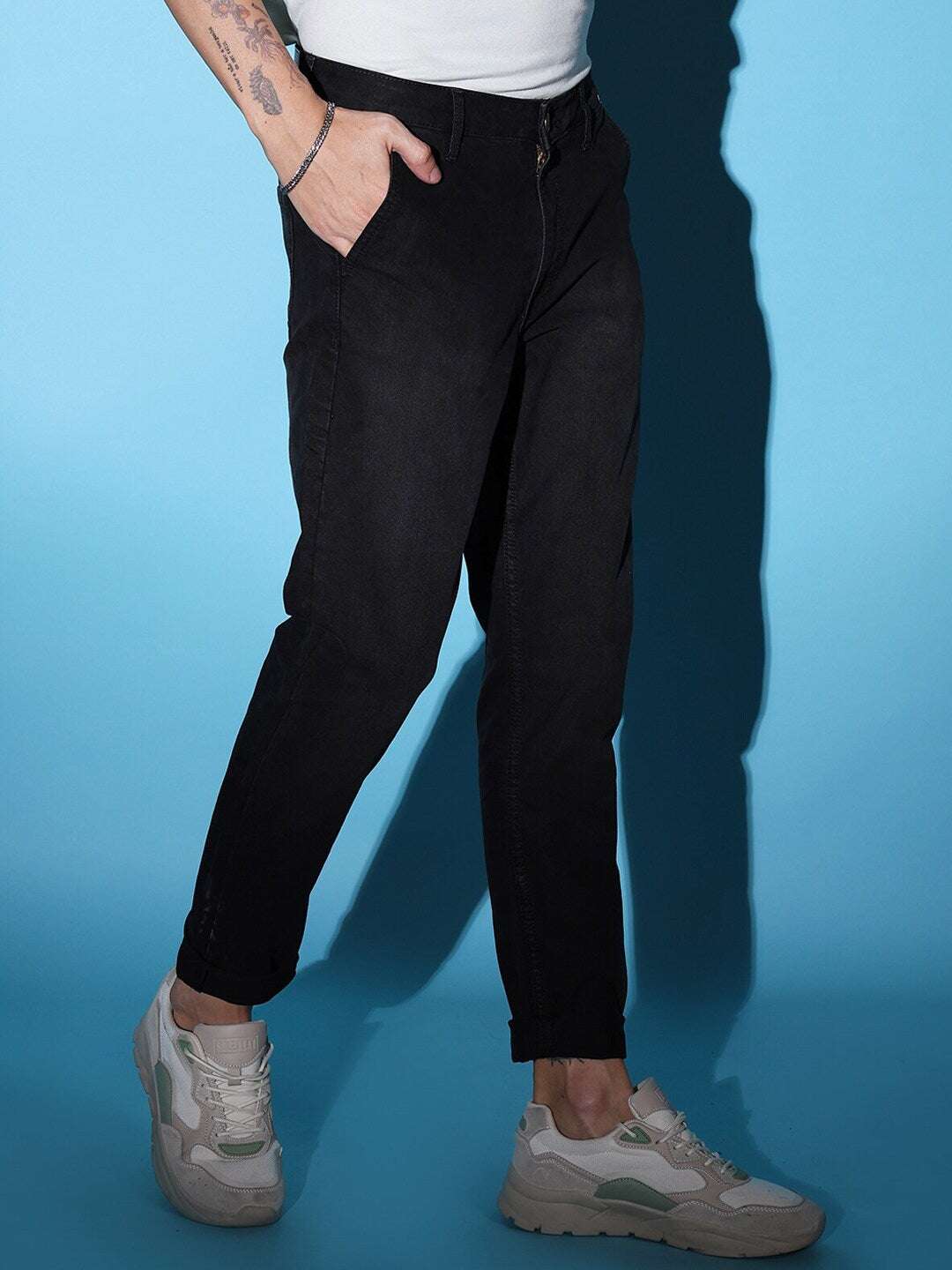 Men's Black Slim Fit Solid Mid-Rise Jeans - Image 2