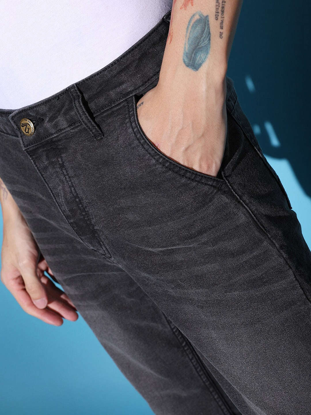 Men's Grey Slim Fit Solid Mid-Rise Jeans - Image 5