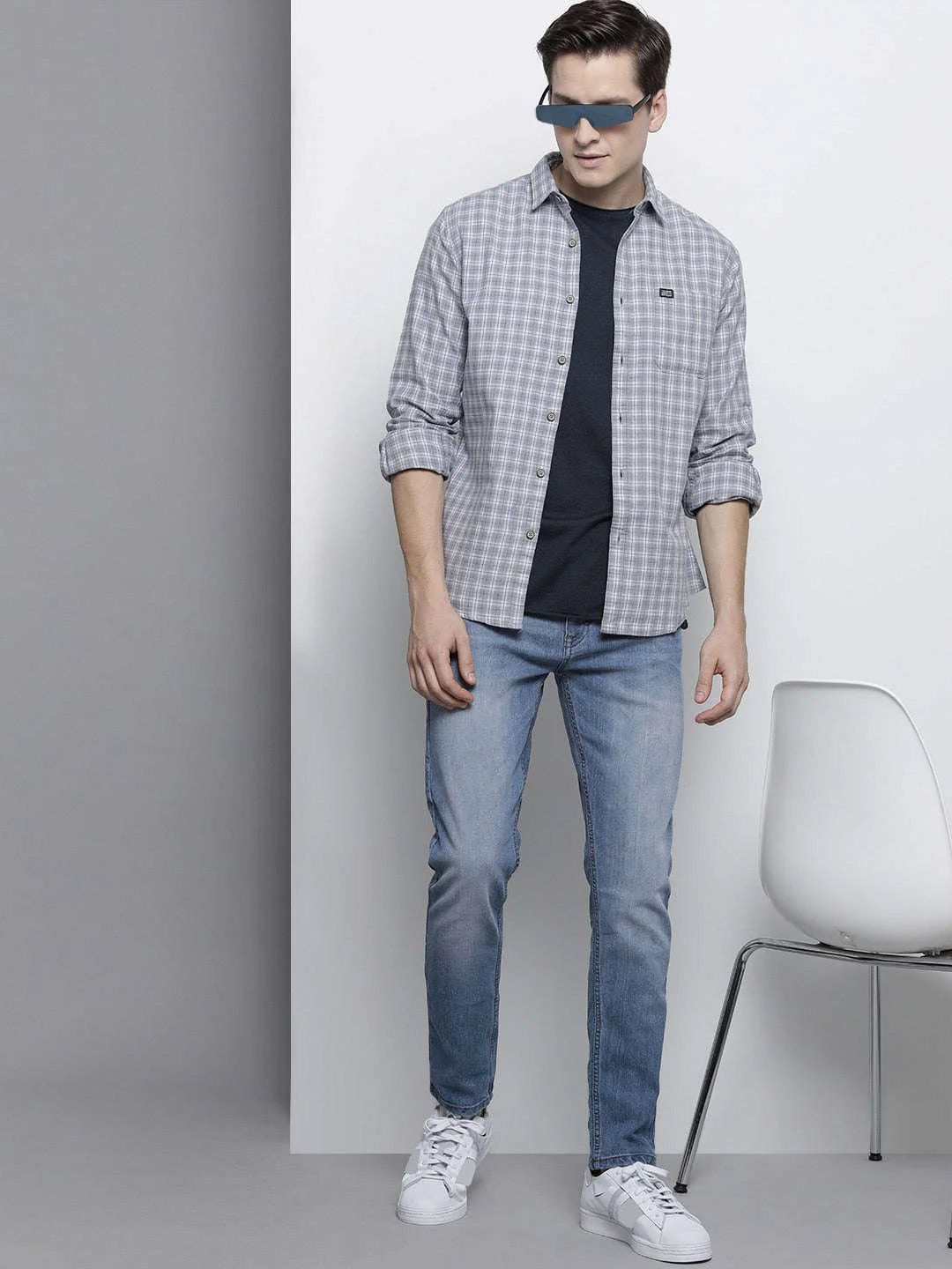 Men's Blue Slim Fit Solid Casual Jeans - Image 5