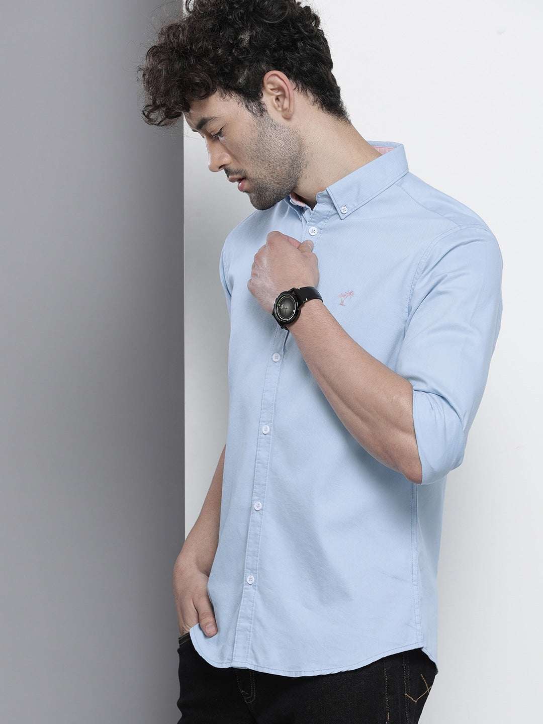 Men's Blue Slim Fit Solid Casual Shirt - Image 4