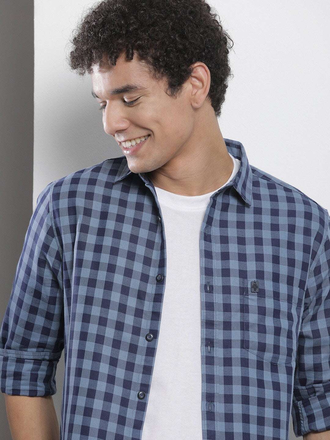 Men's Grey Regular Fit Checkered Casual Shirt - Image 2