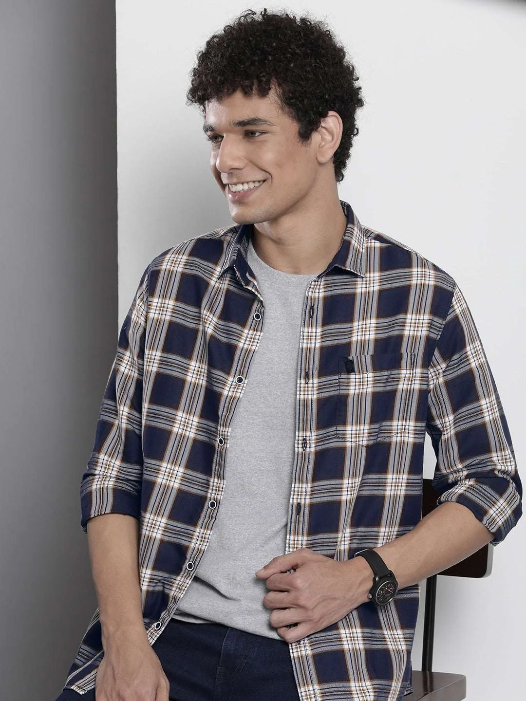 Men's Navy Blue Regular Fit Checkered Casual Shirt - Image 2