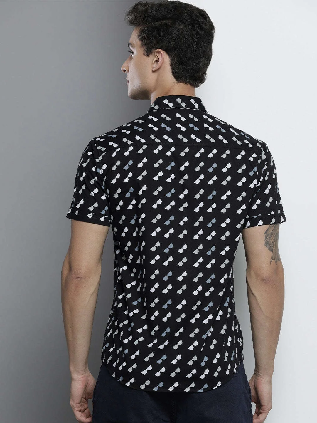 Men's Black Slim Fit Printed Resort Wear Shirt - Image 6