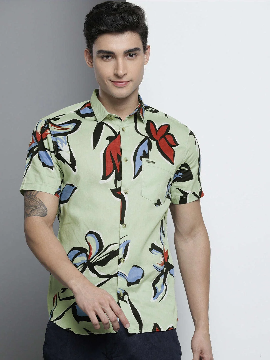Men's Green Slim Fit Printed Resort Wear Shirt - Image 4