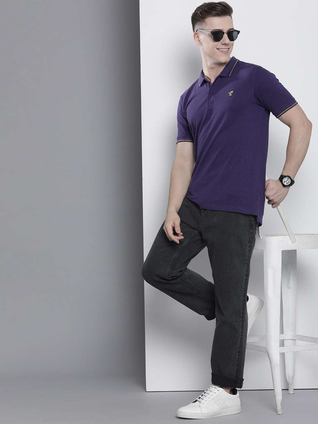 Men's Purple Slim Fit Solid Polo Collar T-shirt - Image 3