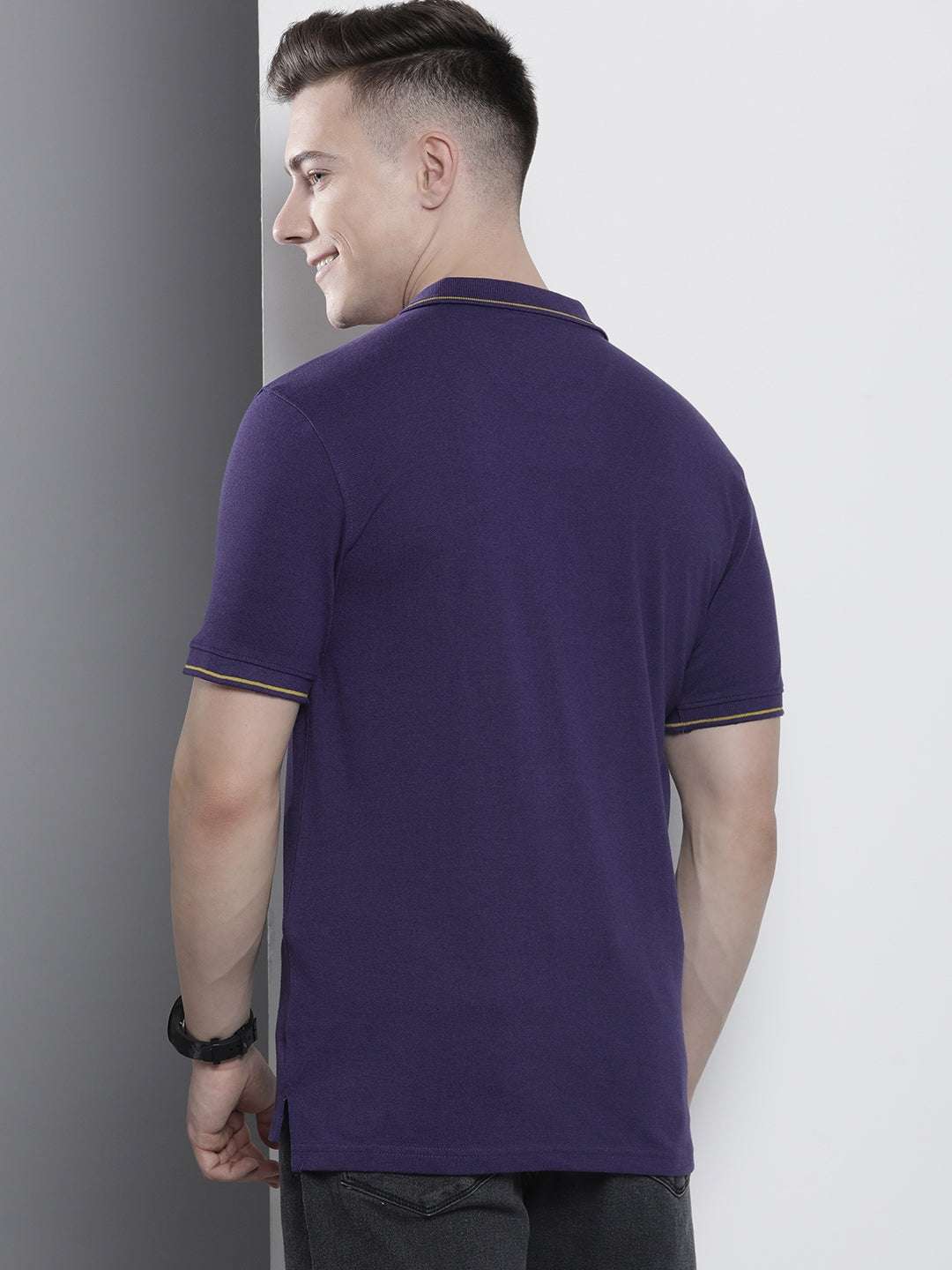 Men's Purple Slim Fit Solid Polo Collar T-shirt - Image 4