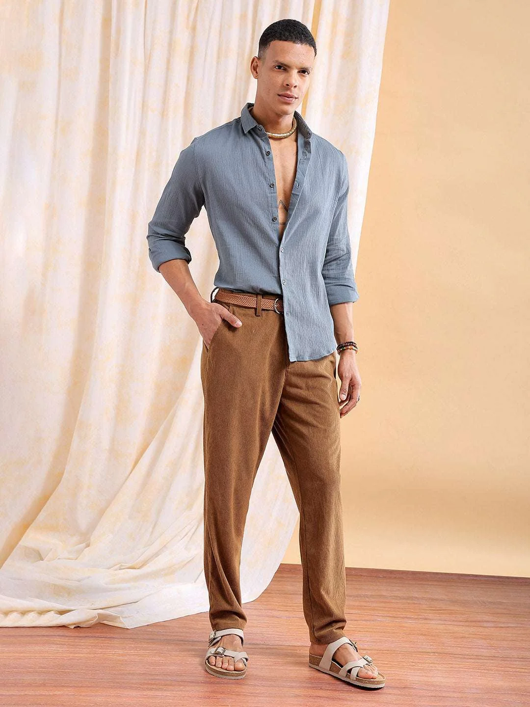 Men's Grey Slim Fit Solid Casual Shirt - Image 3