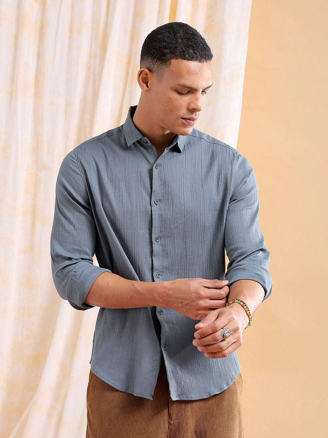 Men's Grey Slim Fit Solid Casual Shirt - Image 5