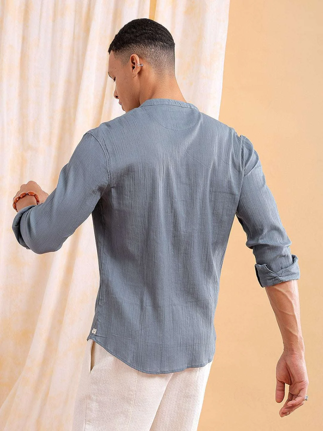 Men's Grey Slim Fit Solid Casual Shirt - Image 4