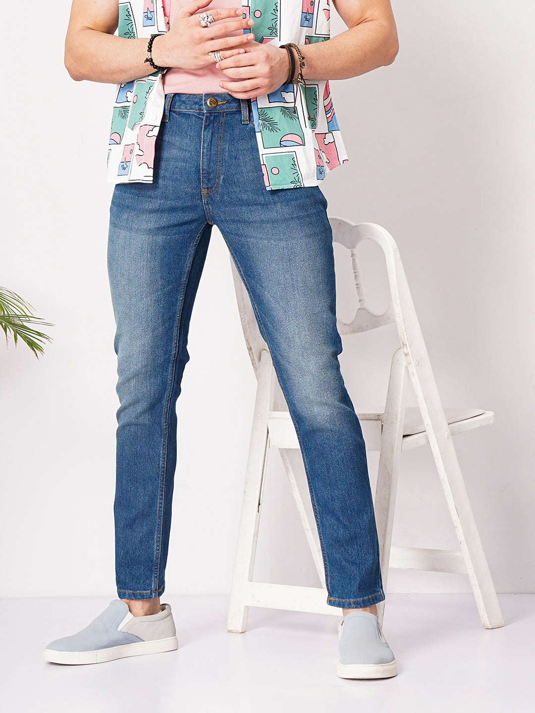 Men's Blue Slim Fit Solid Low-Rise Stretchable Jeans - Image 2