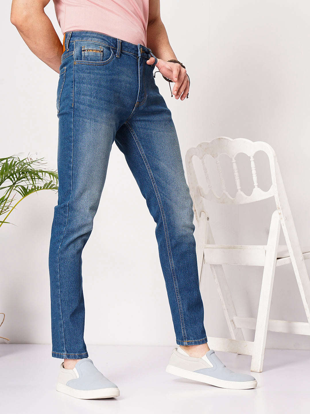 Men's Blue Slim Fit Solid Low-Rise Stretchable Jeans - Image 4