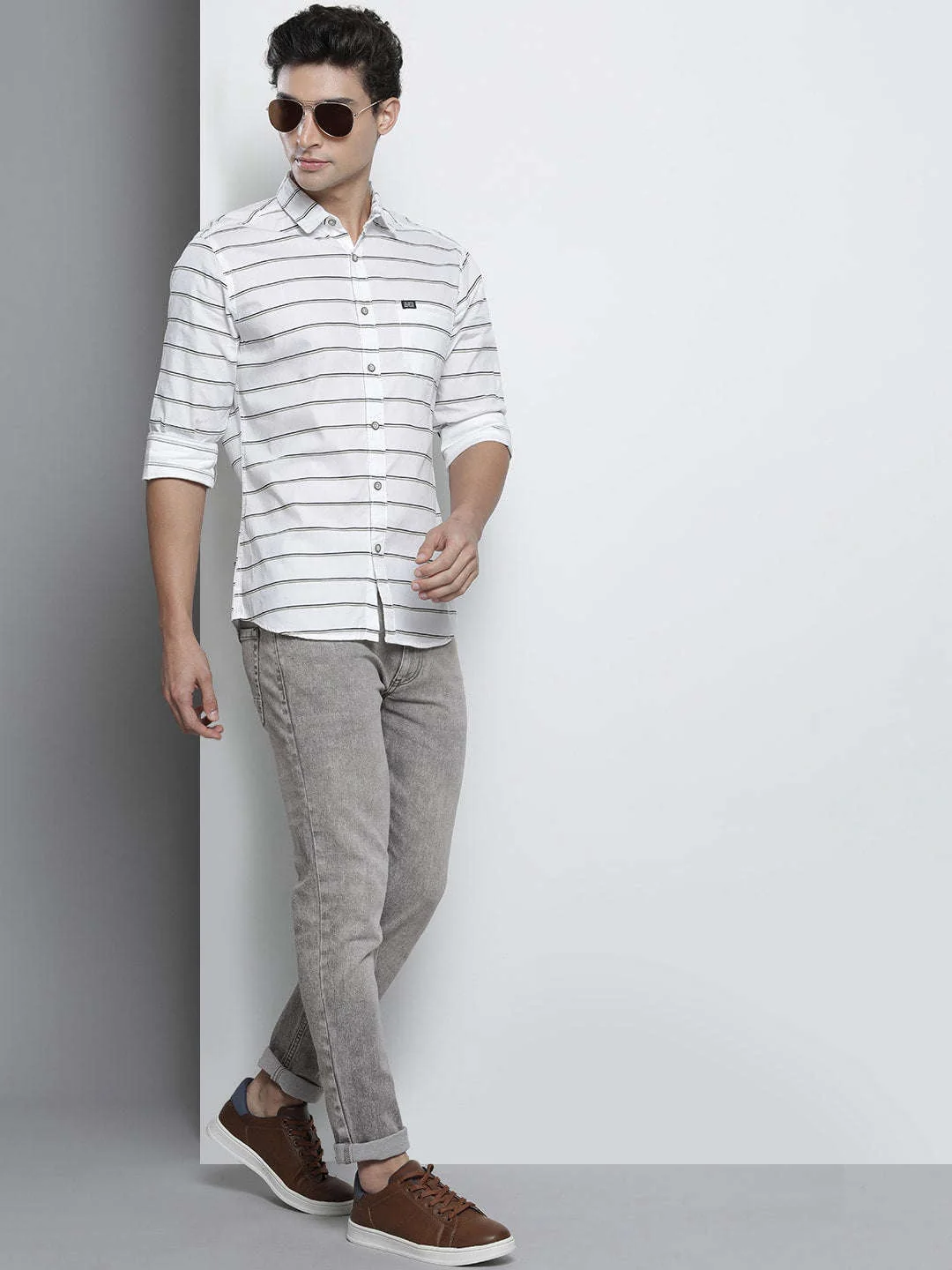 Men's Grey Slim Fit Solid Mid-Rise Stretchable Jeans - Image 4