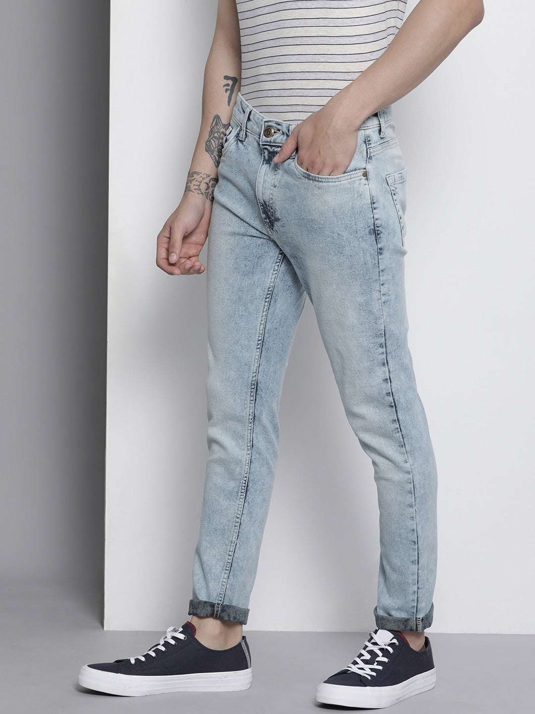 Men's Light Blue Slim Fit Solid Casual Jeans - Image 2