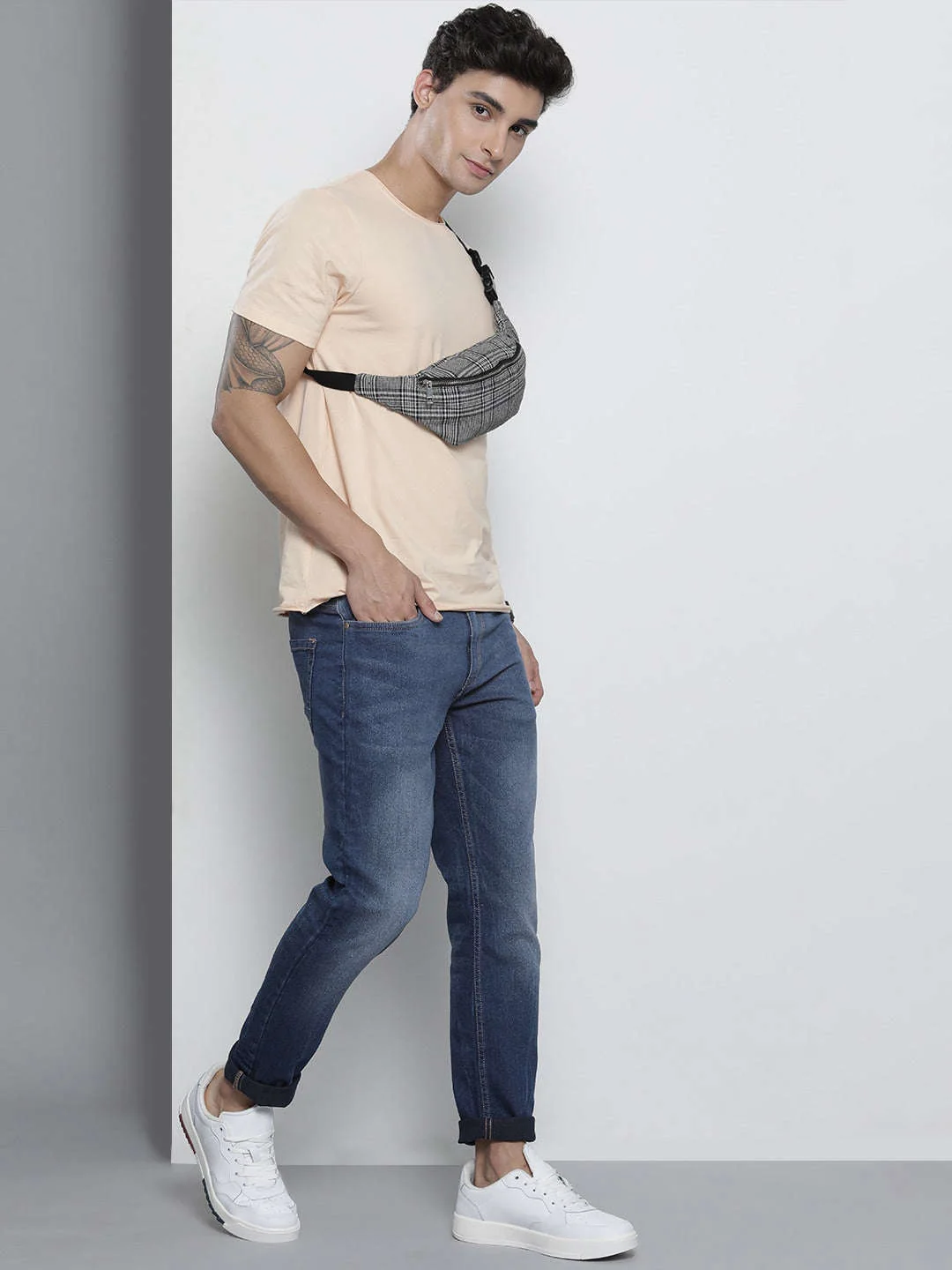 Men's Blue Slim Fit Solid Mid-Rise Stretchable Jeans - Image 4